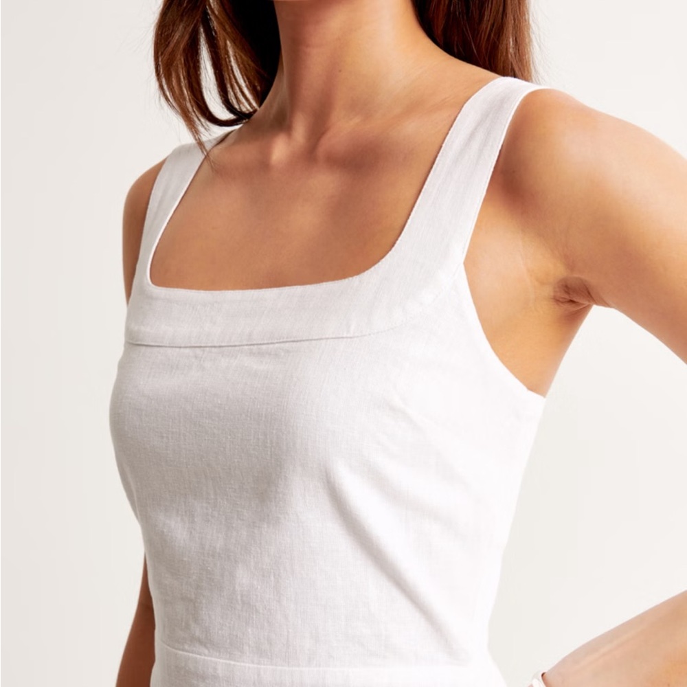 White Sleeveless Abercrombie & Fitch Square Neck Dress